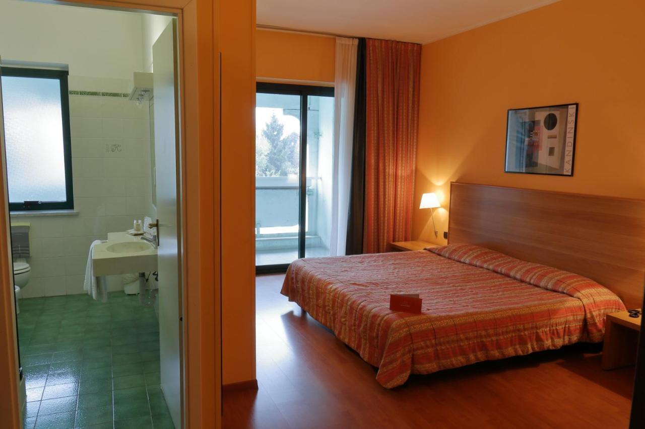 Hotel Romanisio Fossano Exterior foto